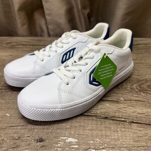 Cariuma
Salvas Sneakers size 8.5